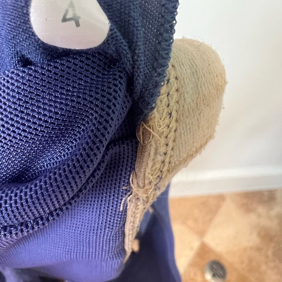 Purple Lululemon tank with built in sports bra Size 4 - Picture 2 of 3